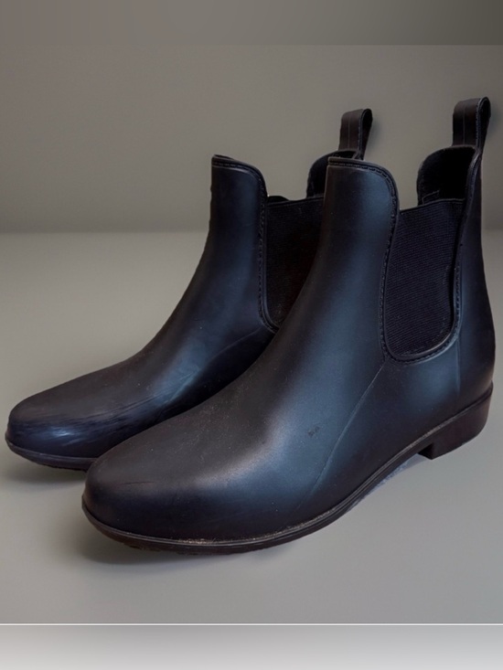 a new day Shoes - A New Day Black Ankle Rain Boots sz 8